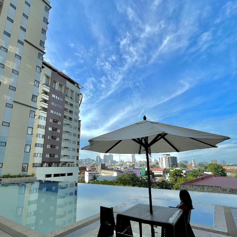 The Persimmon Studios Near Ayala And Sm City سيبو المظهر الخارجي الصورة