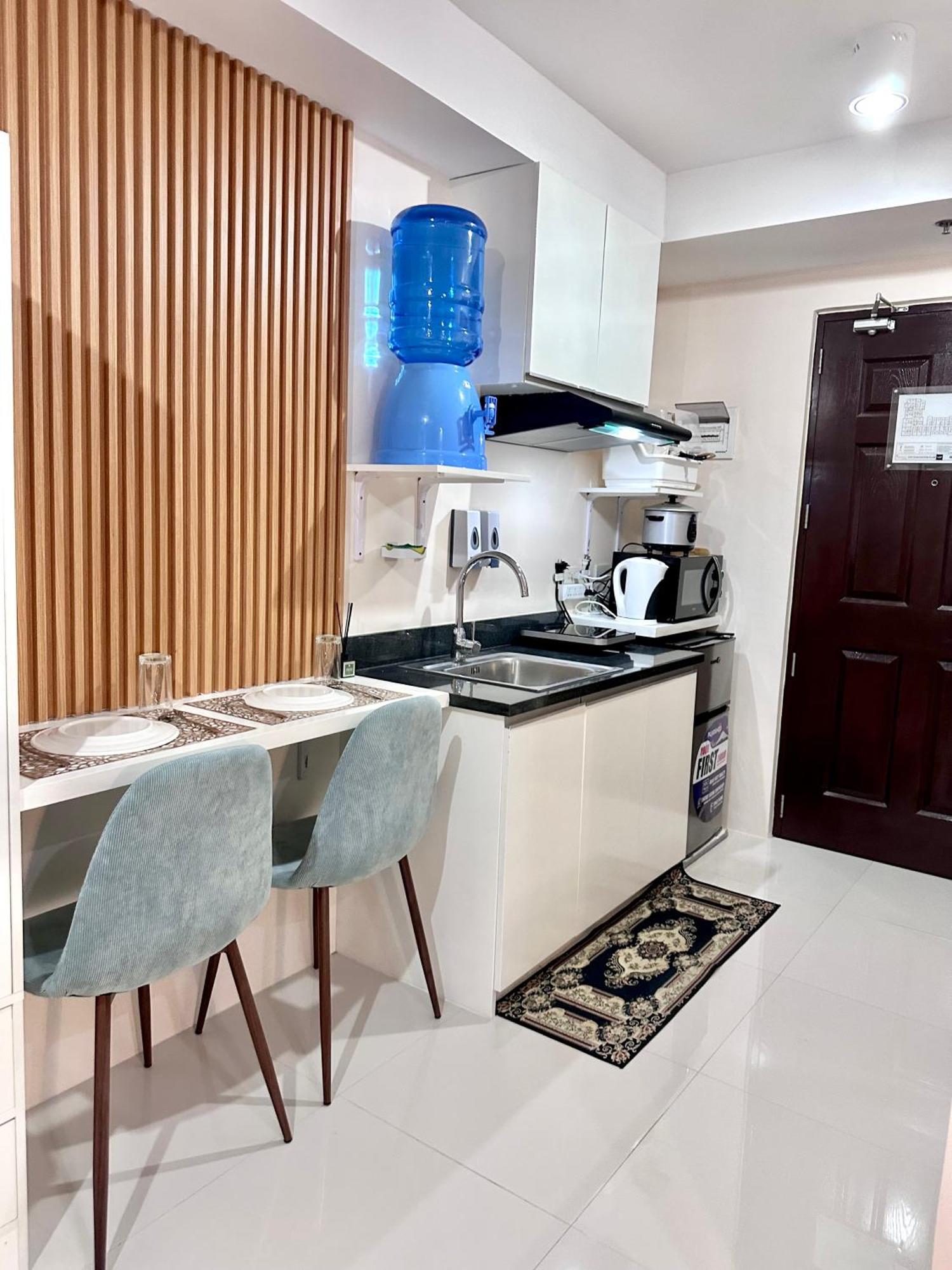 The Persimmon Studios Near Ayala And Sm City سيبو المظهر الخارجي الصورة