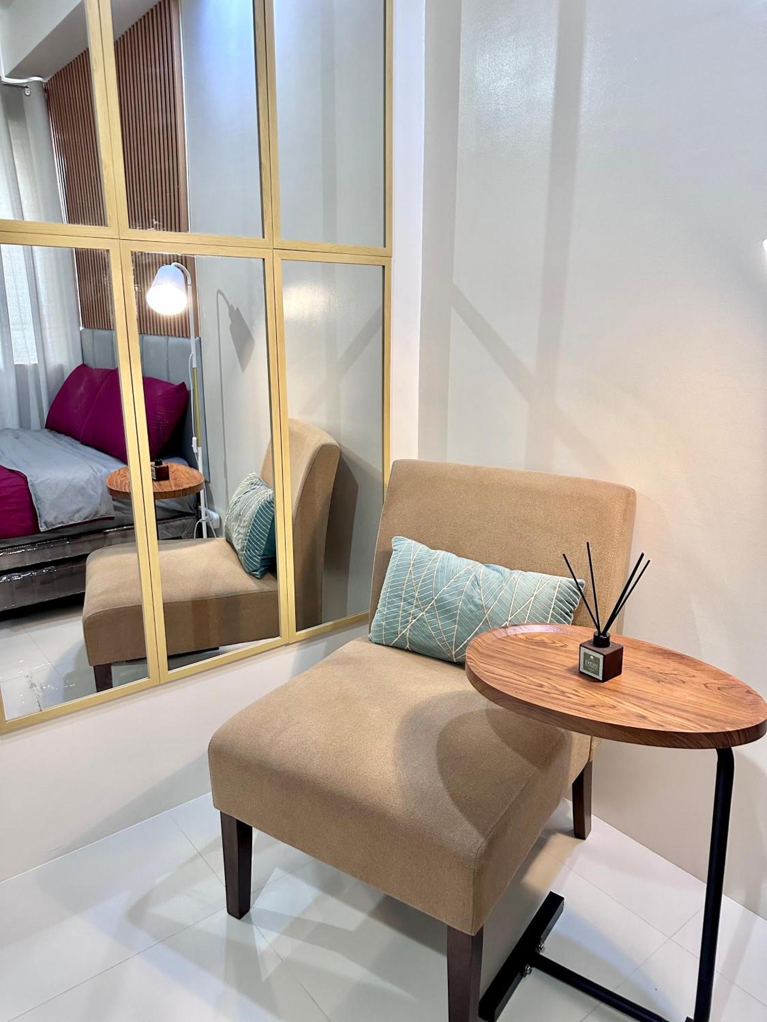 The Persimmon Studios Near Ayala And Sm City سيبو المظهر الخارجي الصورة