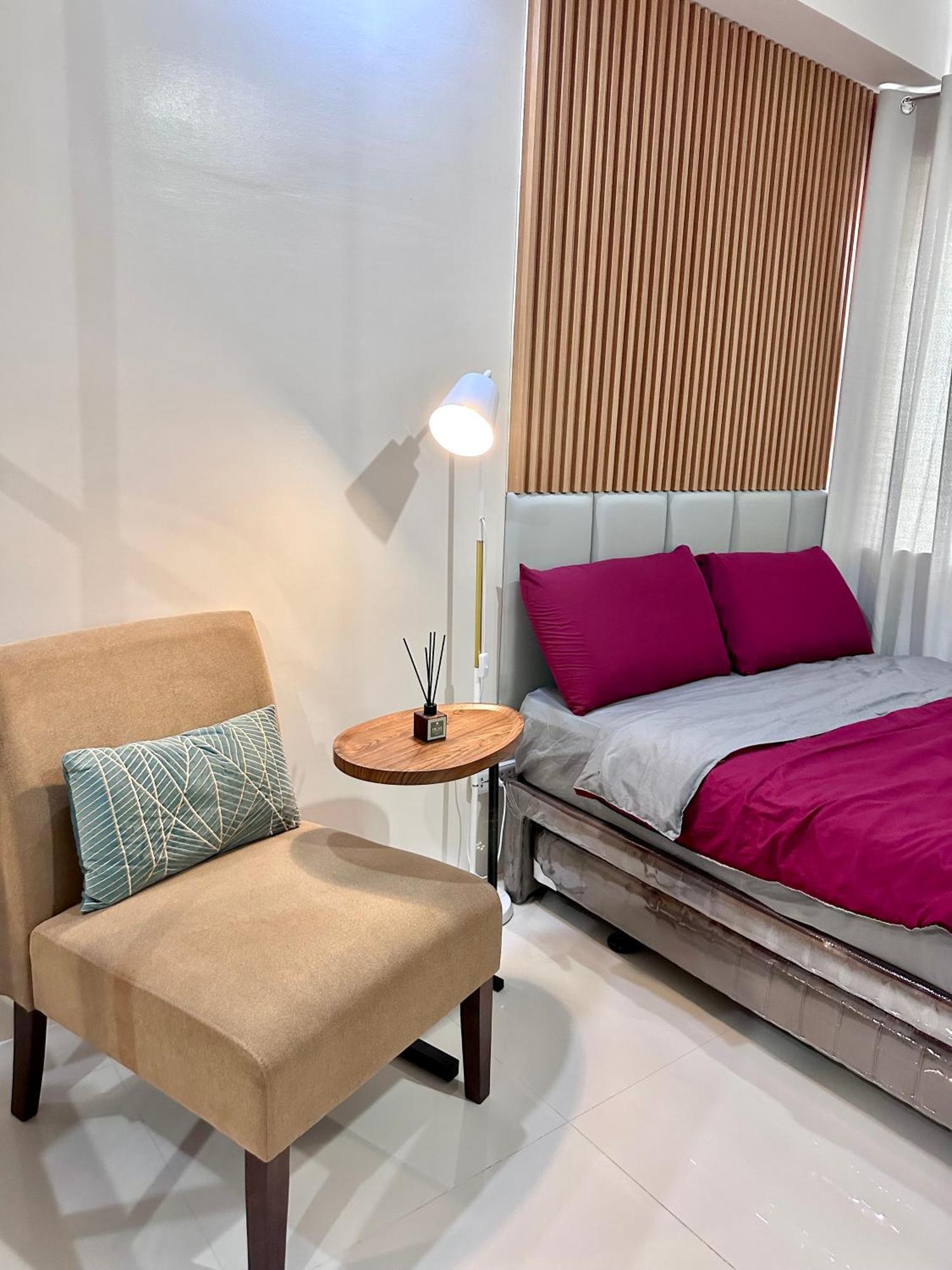 The Persimmon Studios Near Ayala And Sm City سيبو المظهر الخارجي الصورة