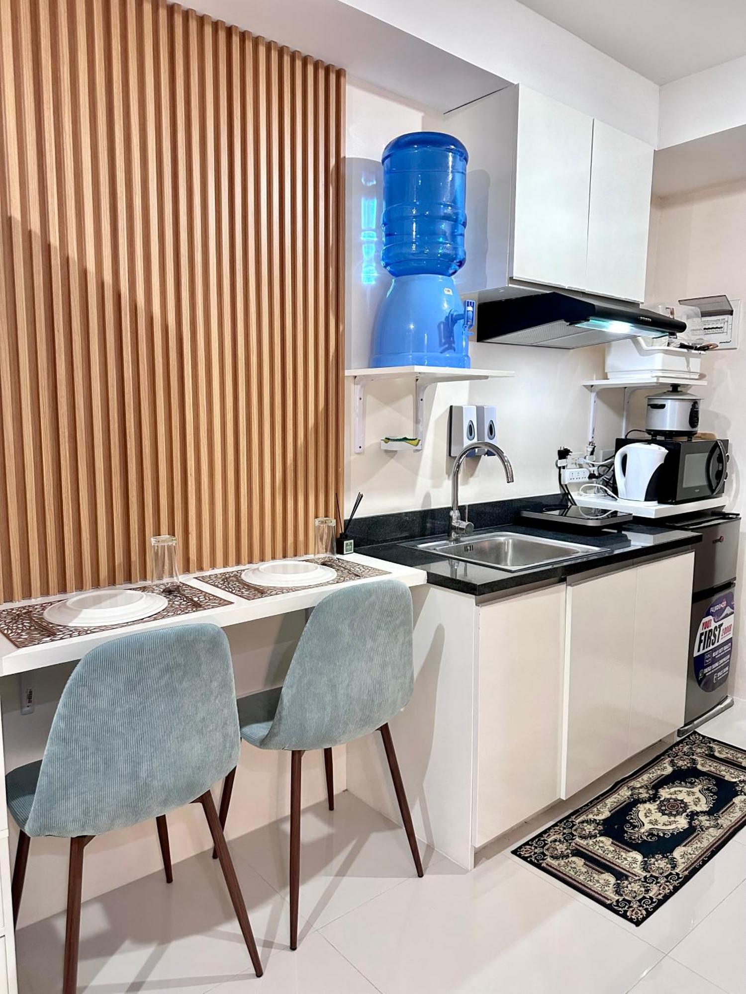 The Persimmon Studios Near Ayala And Sm City سيبو المظهر الخارجي الصورة