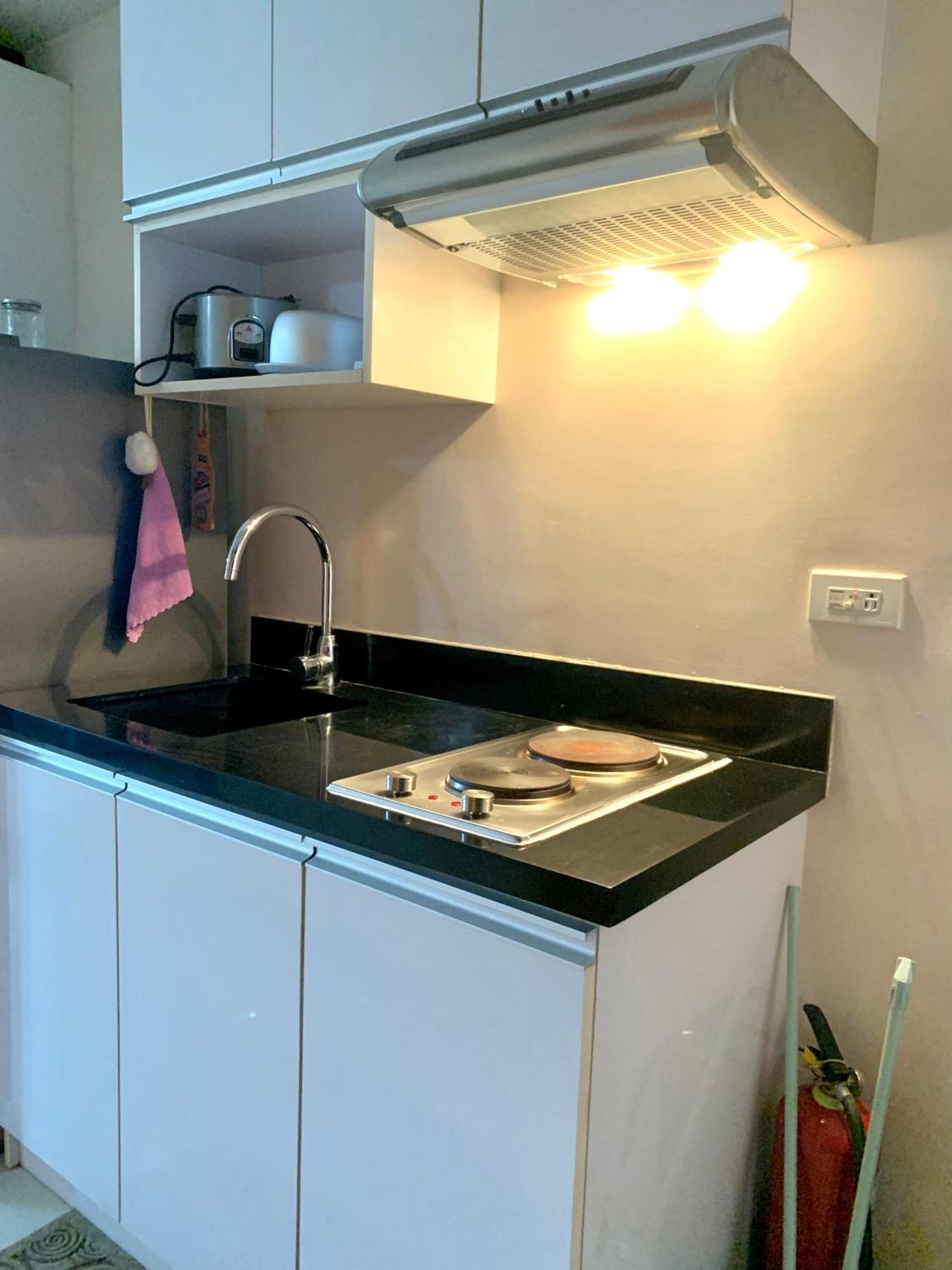 The Persimmon Studios Near Ayala And Sm City سيبو الغرفة الصورة