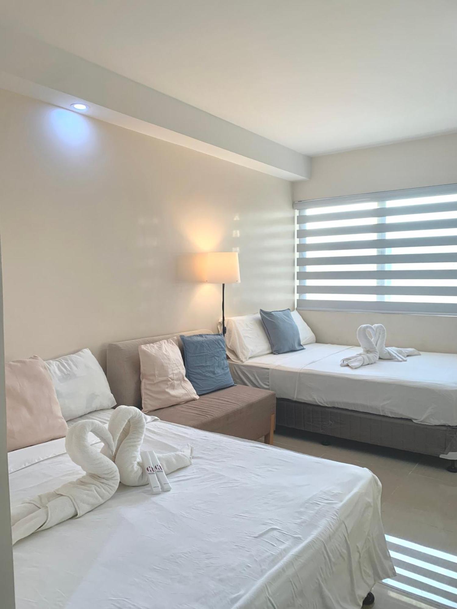 The Persimmon Studios Near Ayala And Sm City سيبو الغرفة الصورة