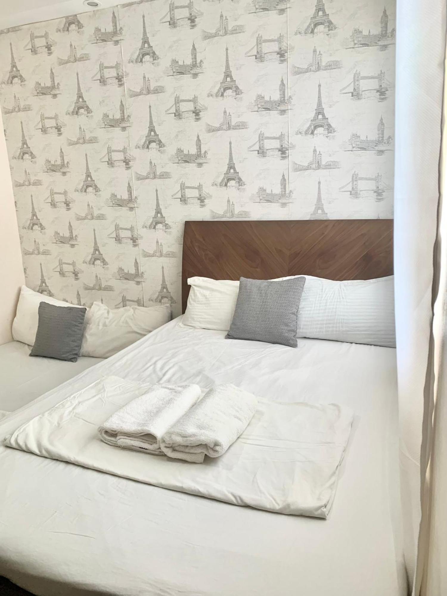 The Persimmon Studios Near Ayala And Sm City سيبو الغرفة الصورة