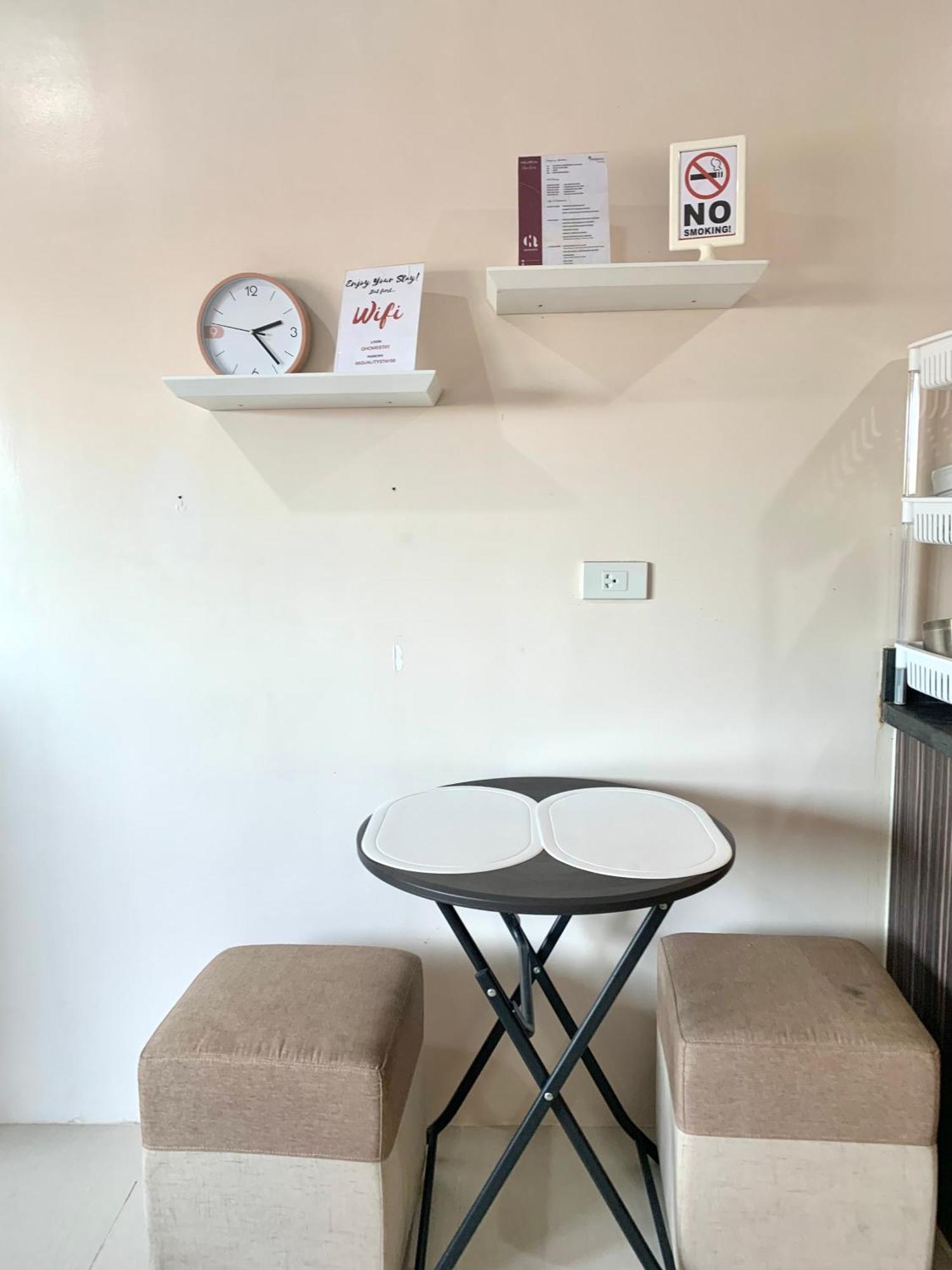 The Persimmon Studios Near Ayala And Sm City سيبو الغرفة الصورة