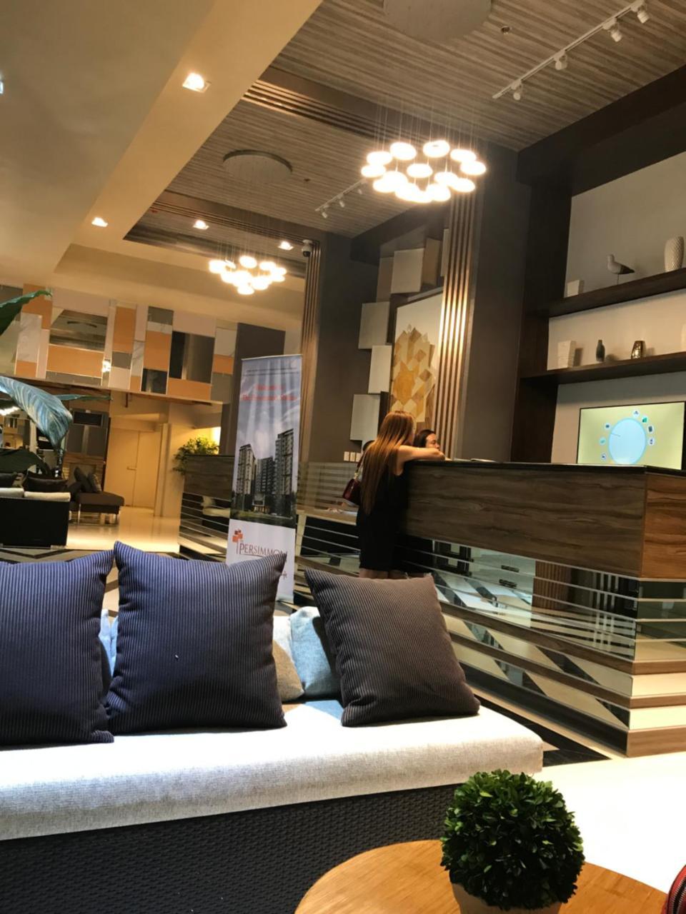 The Persimmon Studios Near Ayala And Sm City سيبو المظهر الخارجي الصورة
