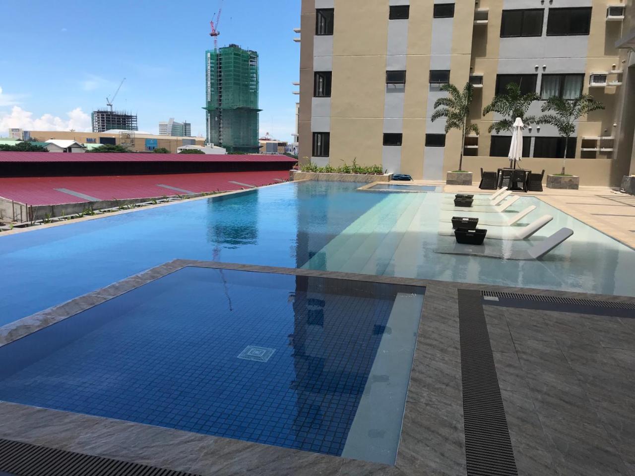 The Persimmon Studios Near Ayala And Sm City سيبو المظهر الخارجي الصورة